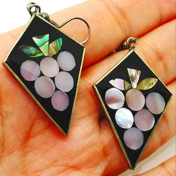 Vintage Mexican Silver Mother of Pearl Abalone Shell and Enamel Earrings Grapes - Picture 8 of 8